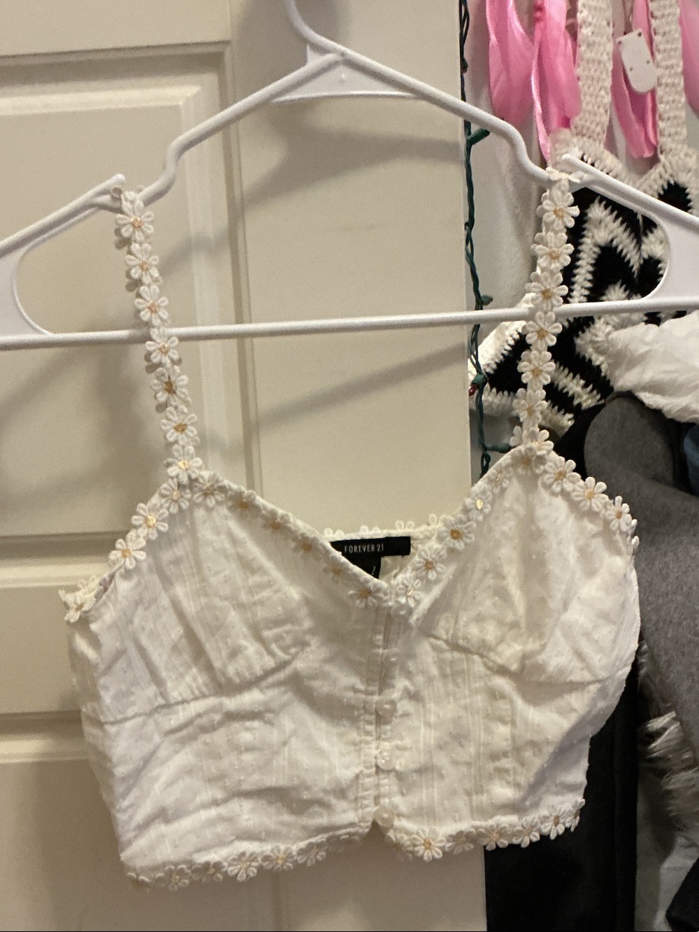 Forever 21 White Daisy-Trim Cropped Tank